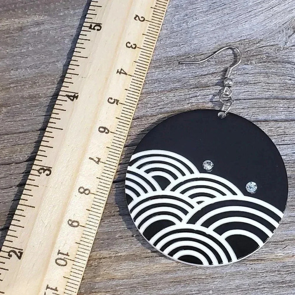 Vintage Y2K White Black Lucite Austrian Crystal Abstract Big Waves Earrings - Picture 6 of 9